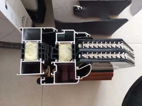 鋁合金門窗保溫填充聚氨酯 澆注噴涂機(圖1) 鋁合金門窗保溫填充聚氨酯